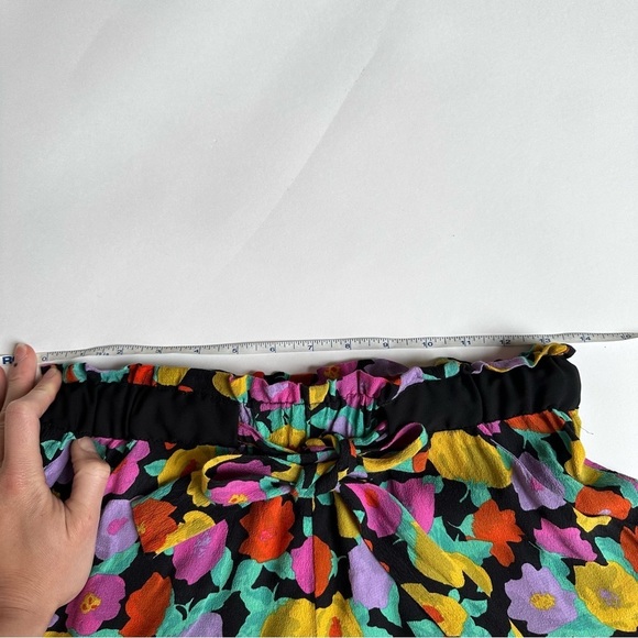 [SOLD] ZARA Tie Waist Orange Floral Printed Mini Shorts size XS - Picture 12 of 13